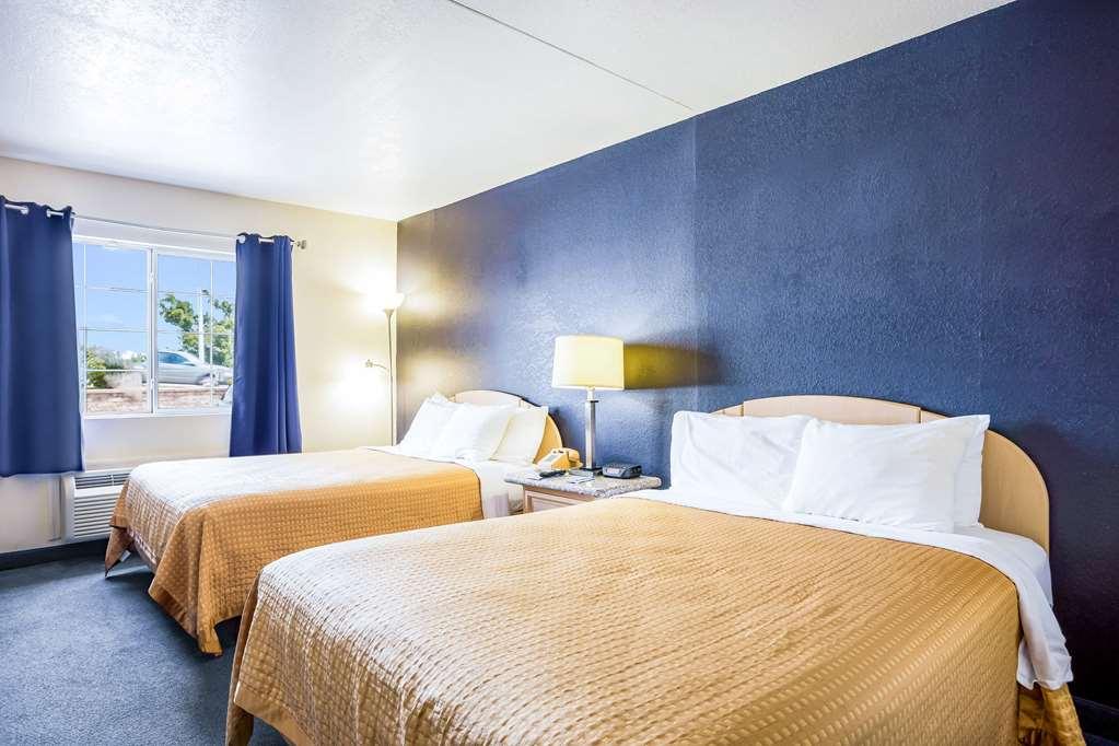 Rodeway Inn Branson, Brick House חדר תמונה