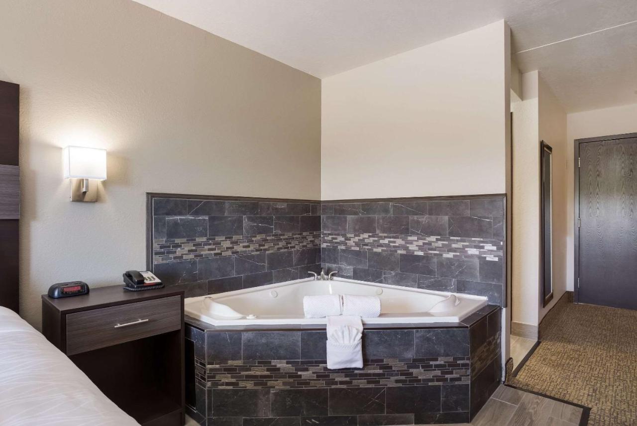 Rodeway Inn Branson, Brick House מראה חיצוני תמונה