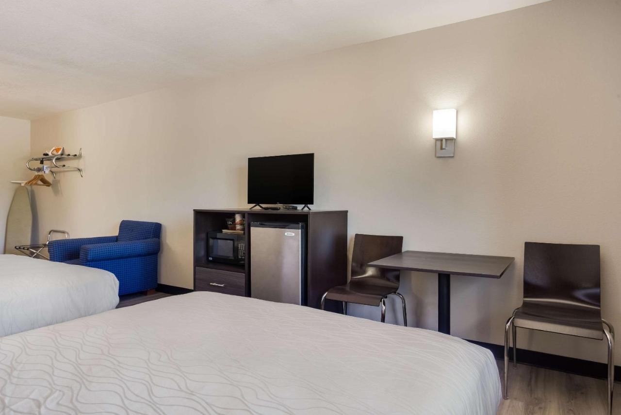 Rodeway Inn Branson, Brick House מראה חיצוני תמונה