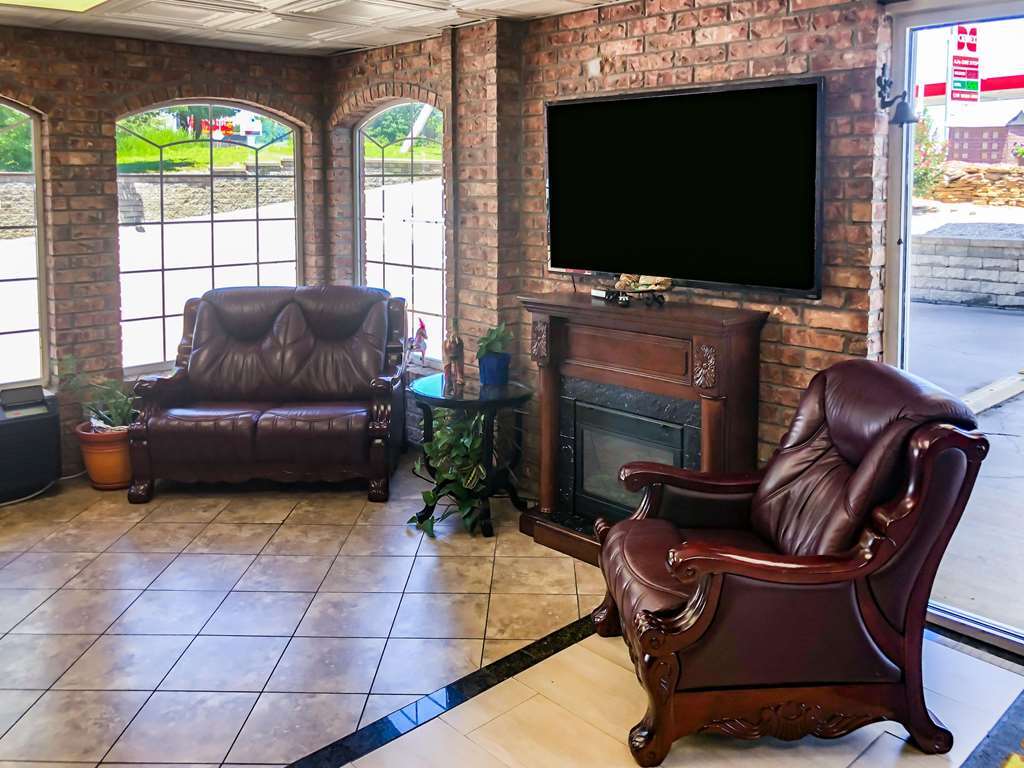 Rodeway Inn Branson, Brick House מראה פנימי תמונה